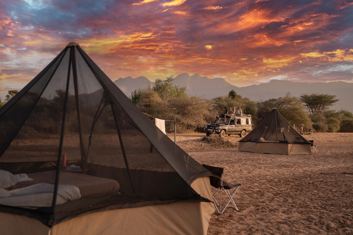 Flycamping at sunset in Kenya. Sarara Camp Safari Stargazing